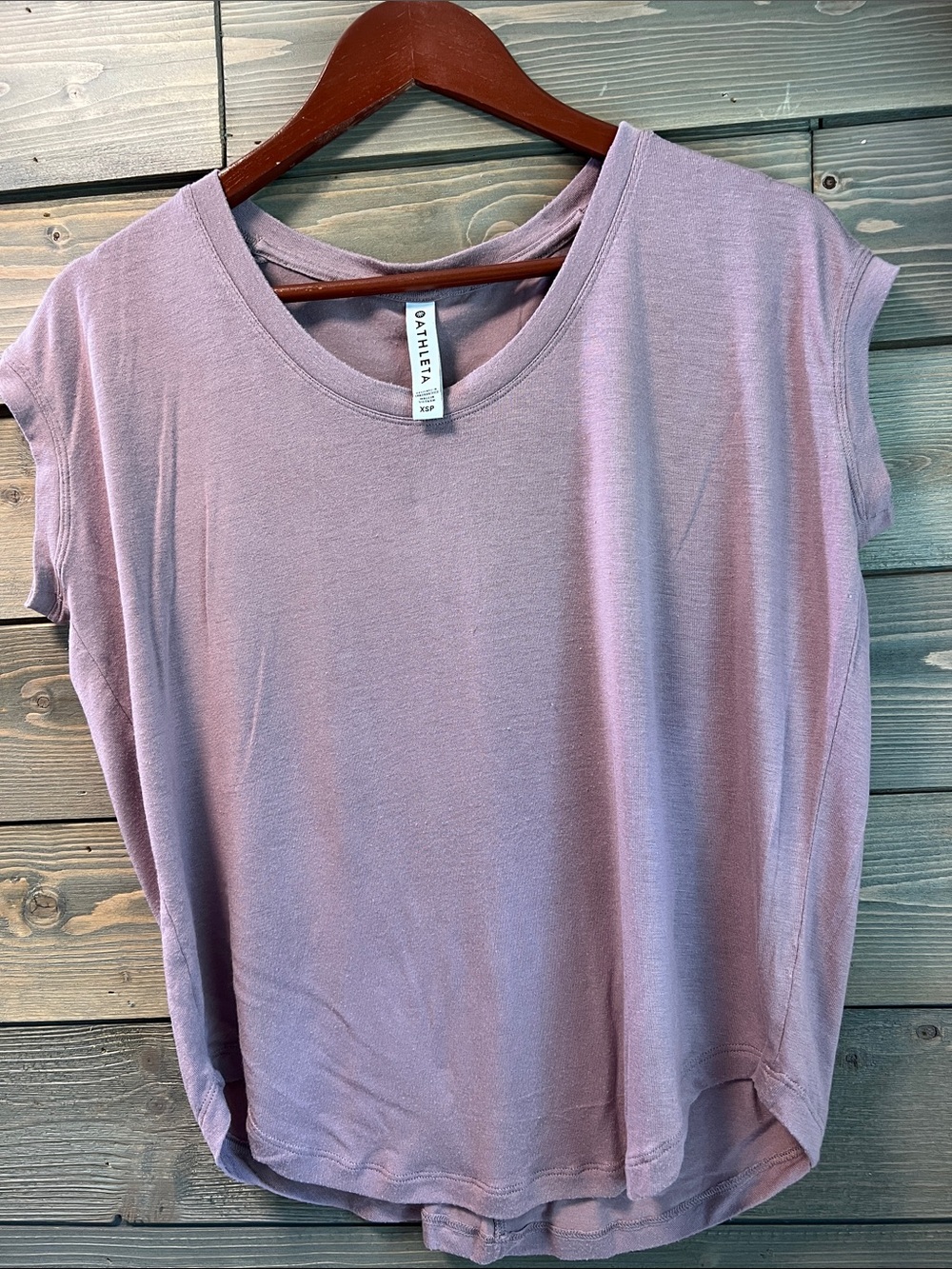 Athleta Lavender Women’s Short Sleeve Top
